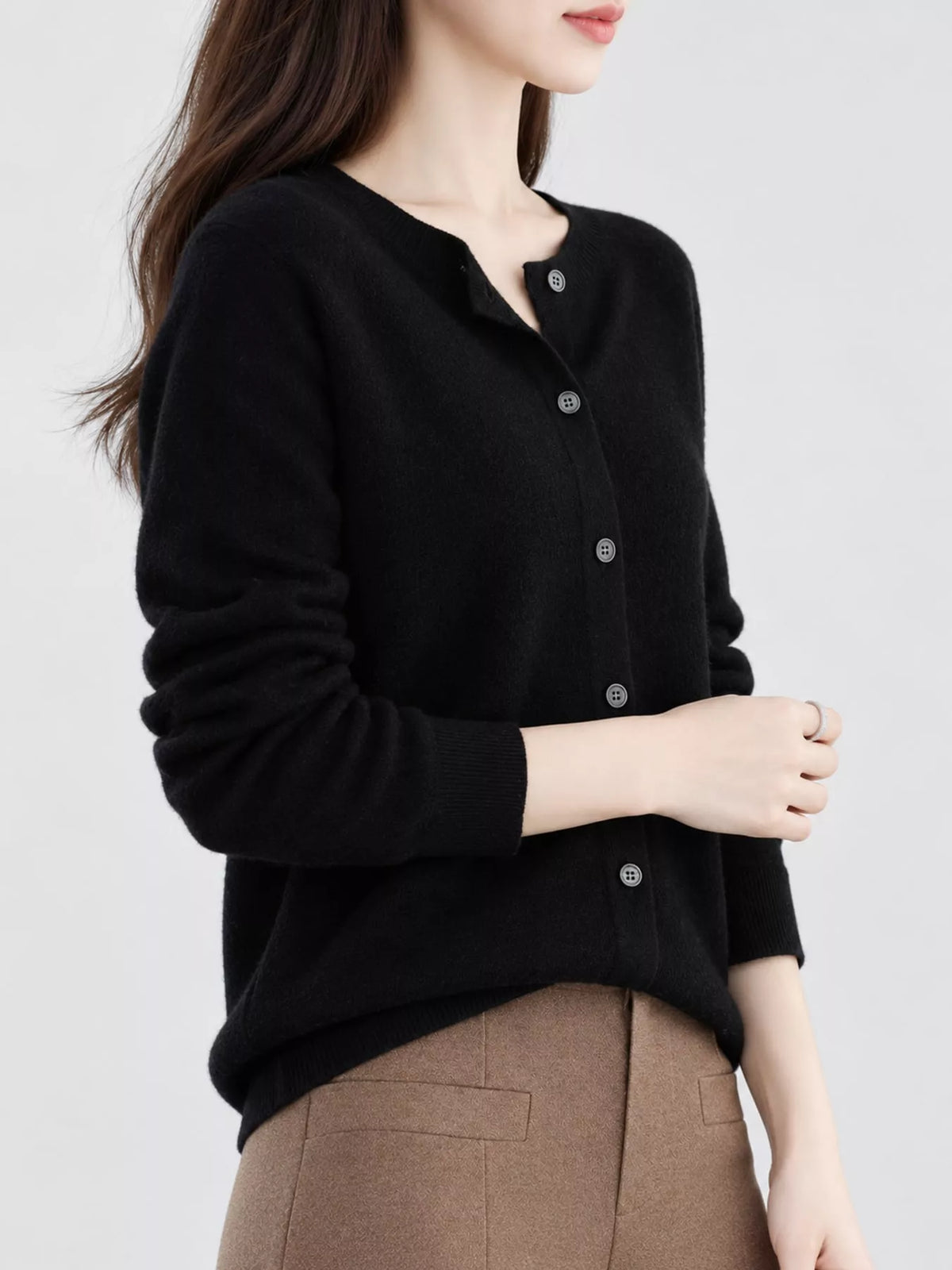 Ribbed cardigan, black side