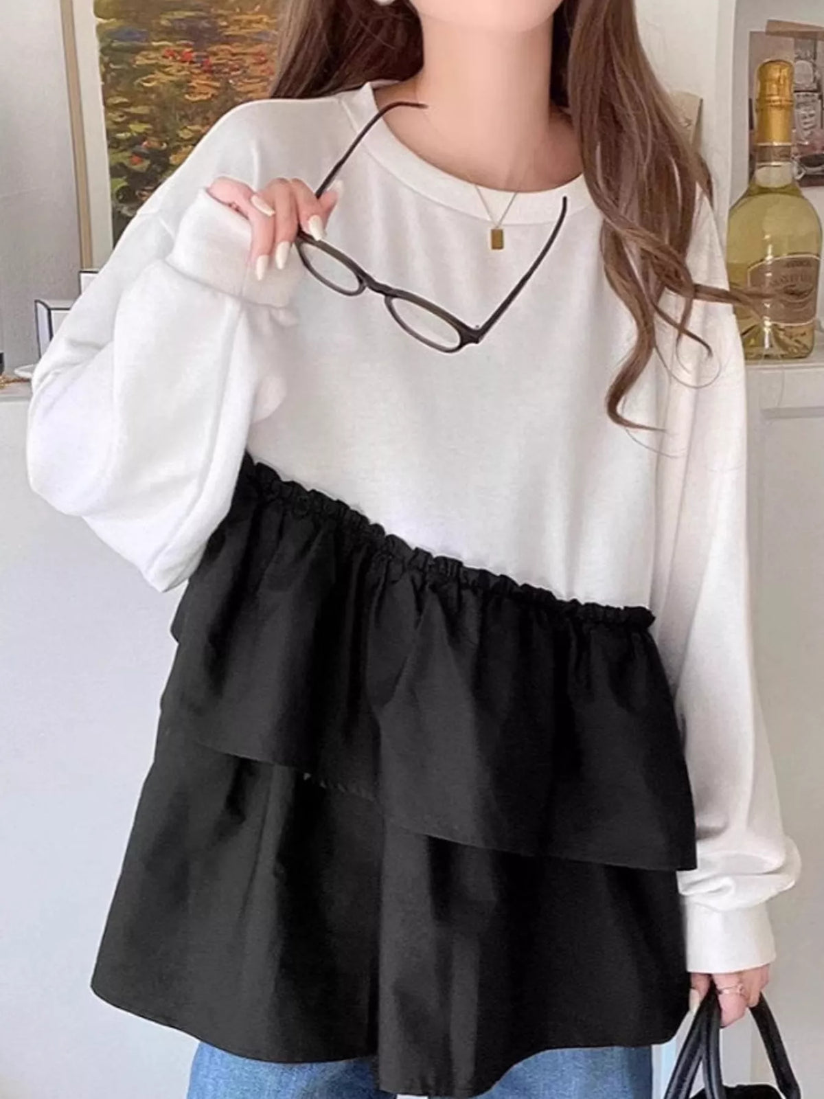 White color-block ruffled hem top