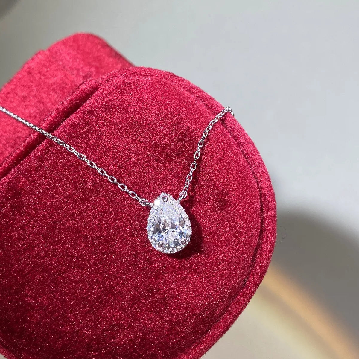 Trendsi 1.5 Carat 925 Sterling Silver Moissanite Teardrop Necklace -