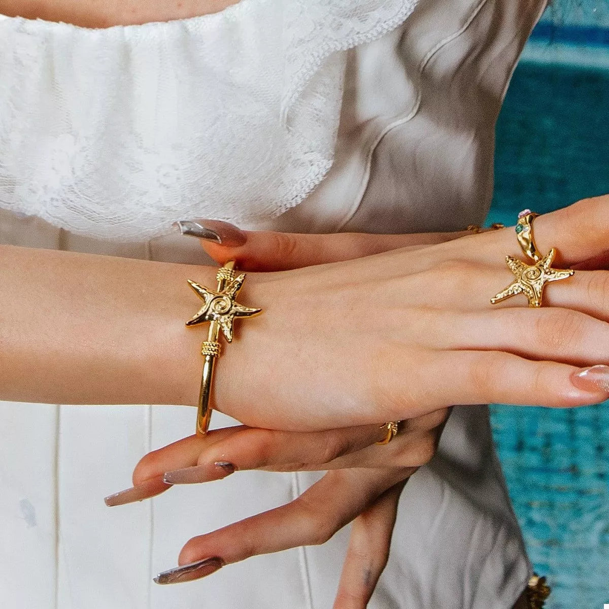 Trendsi 18K Gold-Plated Starfish Open Bracelet -