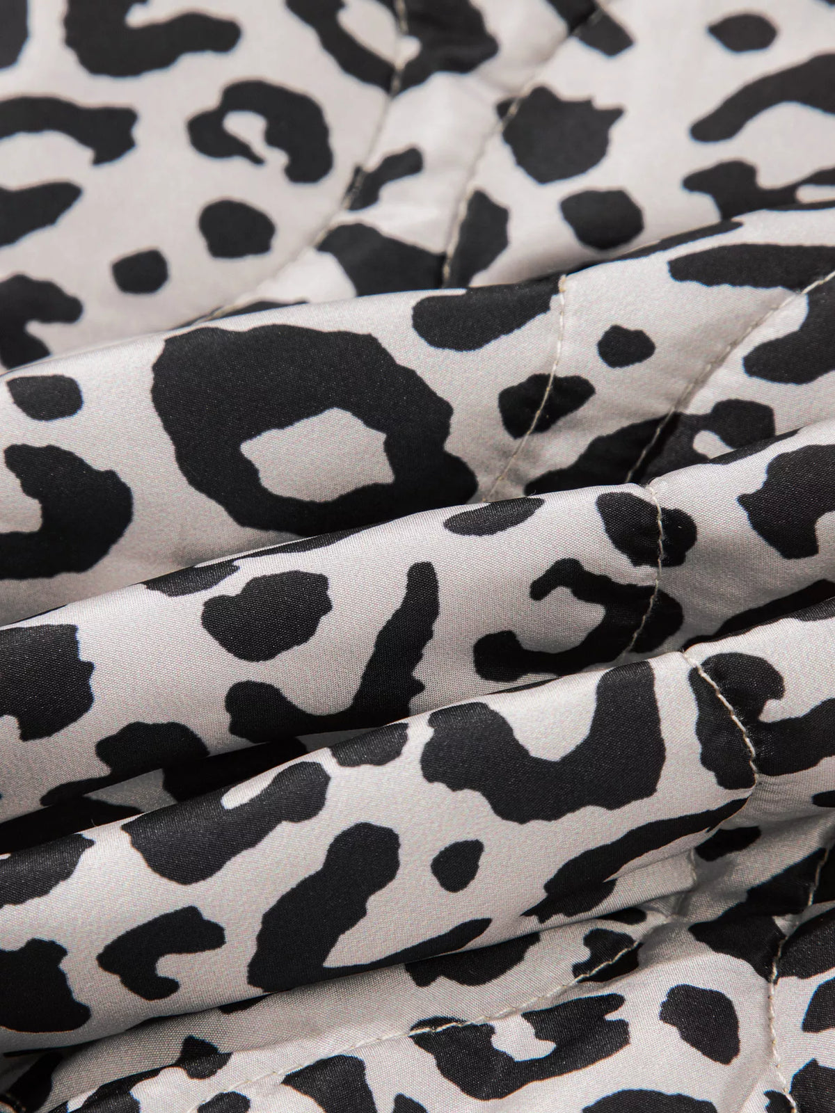 Black and white leopard leopard print long sleeve patch pocket jacket — design and construction details
