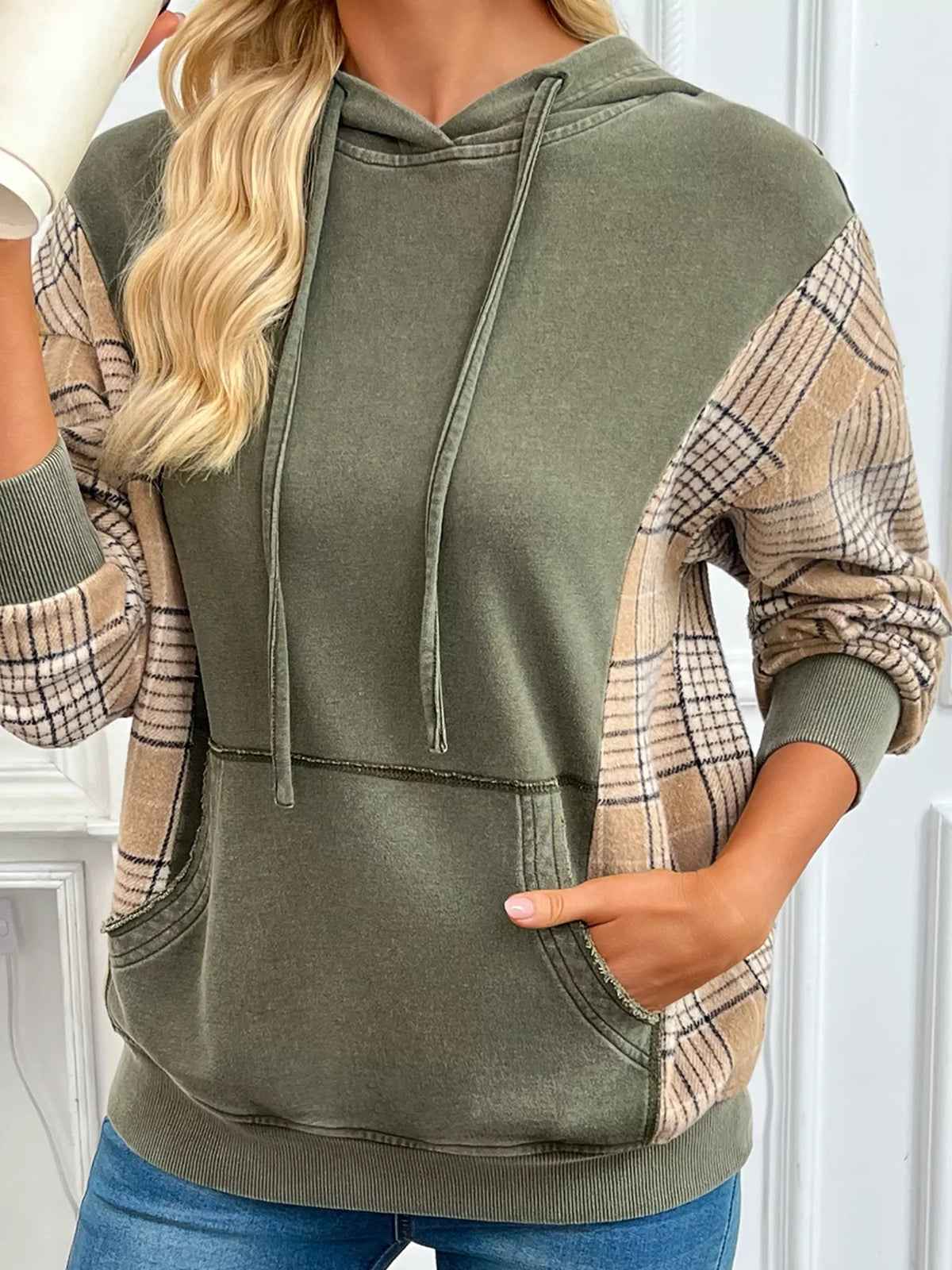 Plaid-sleeve hoodie, olive front neckline