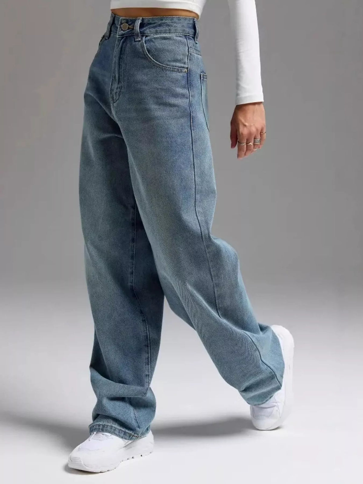 Wide-Leg Vintage Wash Jeans in nostalgic blue