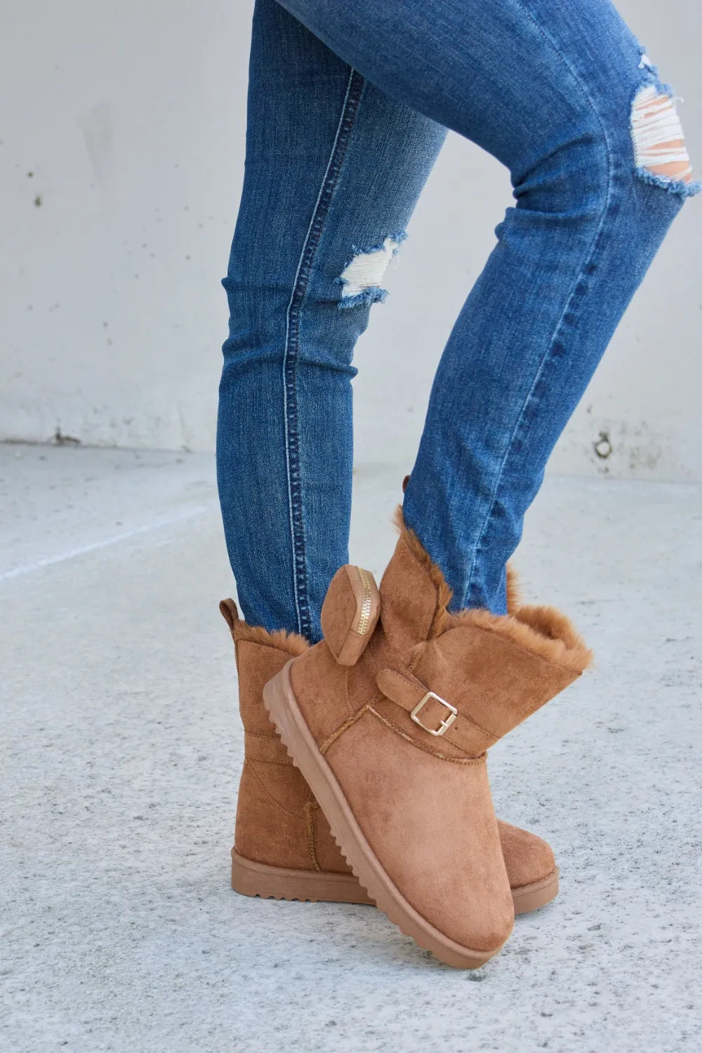 Women's Plush-Lined Thermal Flat Winter Boots — product view 4