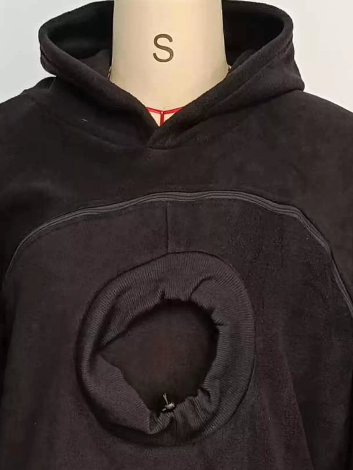 Pet-pouch hoodie, black pouch detail
