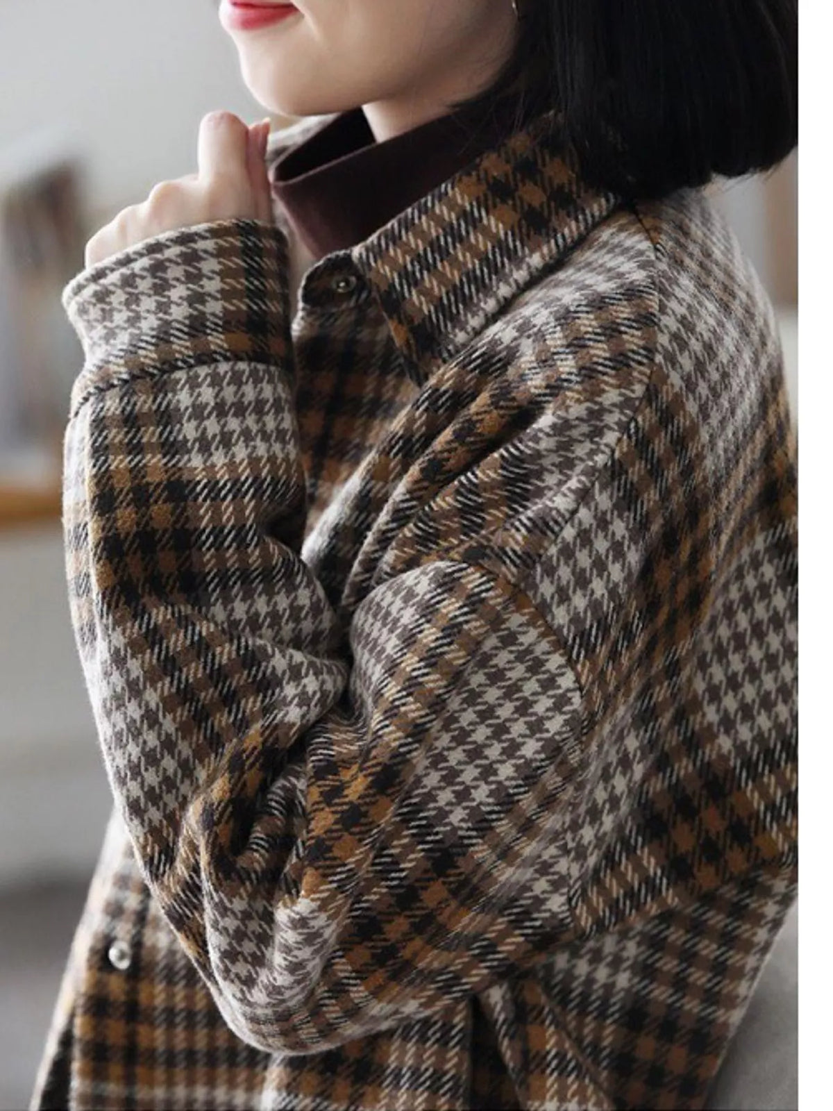 Khaki oversized plaid fleece-lined brushed shirt, detail view