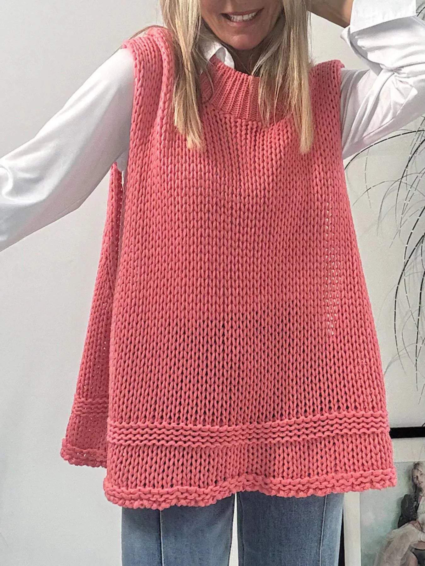 Trendsi Round Neck Sweater Vest -