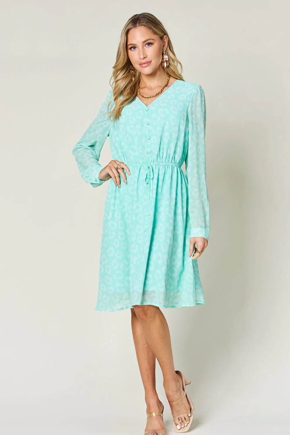 Women's apparel – product view 5