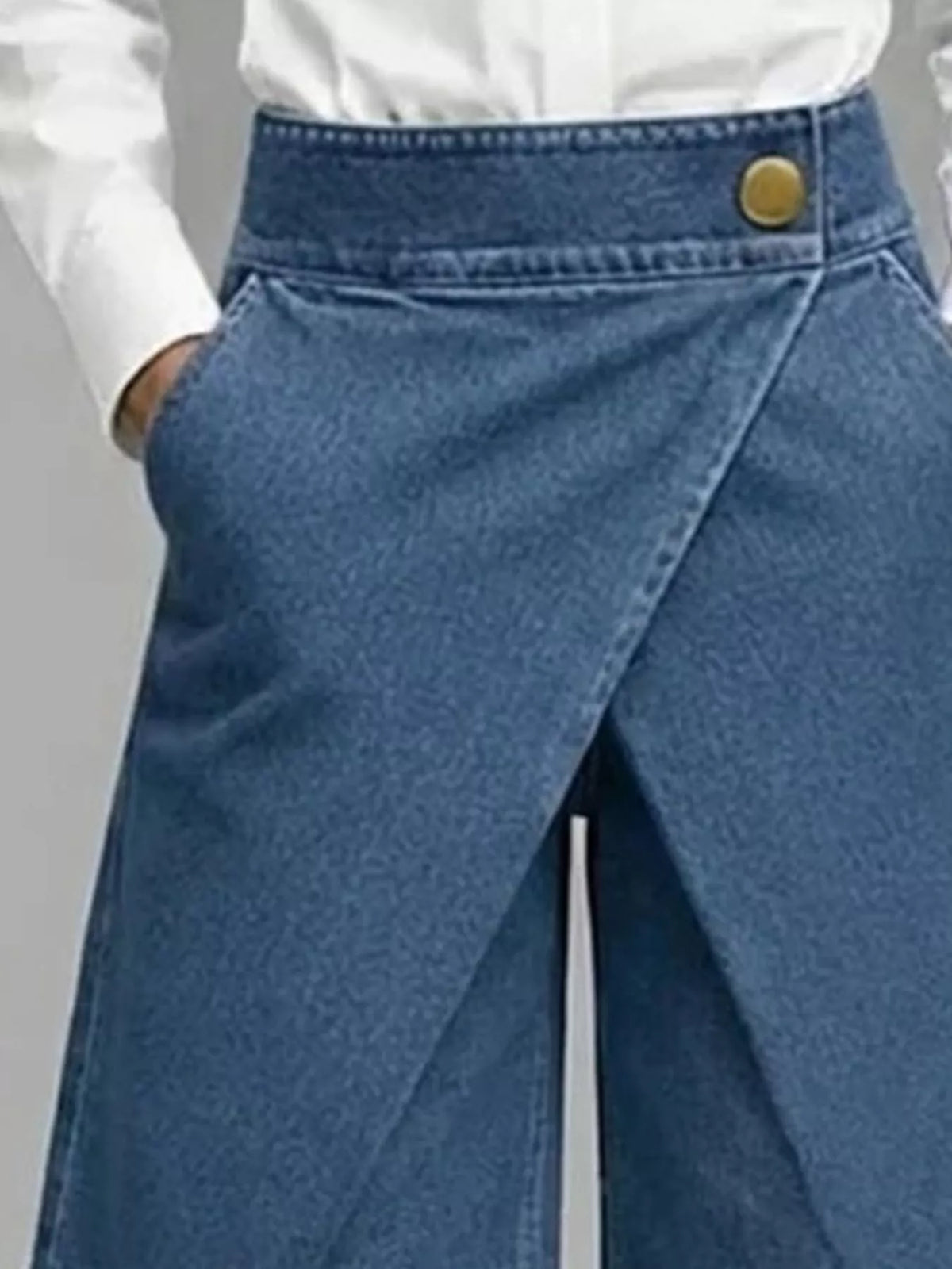 High-Waisted Wrap-Front Denim Look Shorts in blue, waist detail