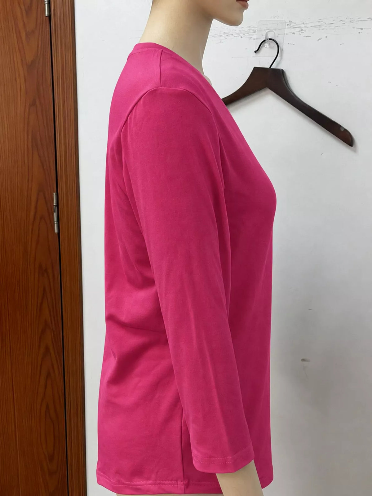 Hot pink v-neck half sleeve t-shirt, detail view