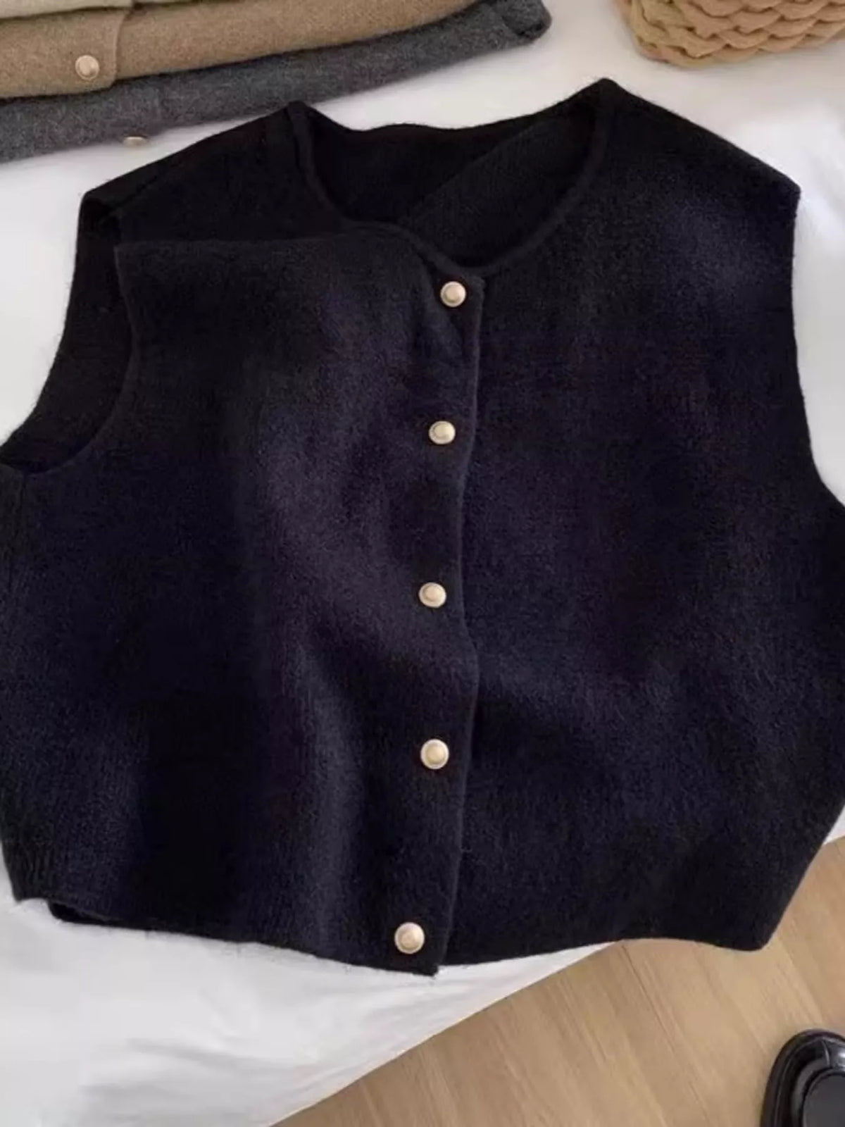 Button-Down Sweater Vest in black