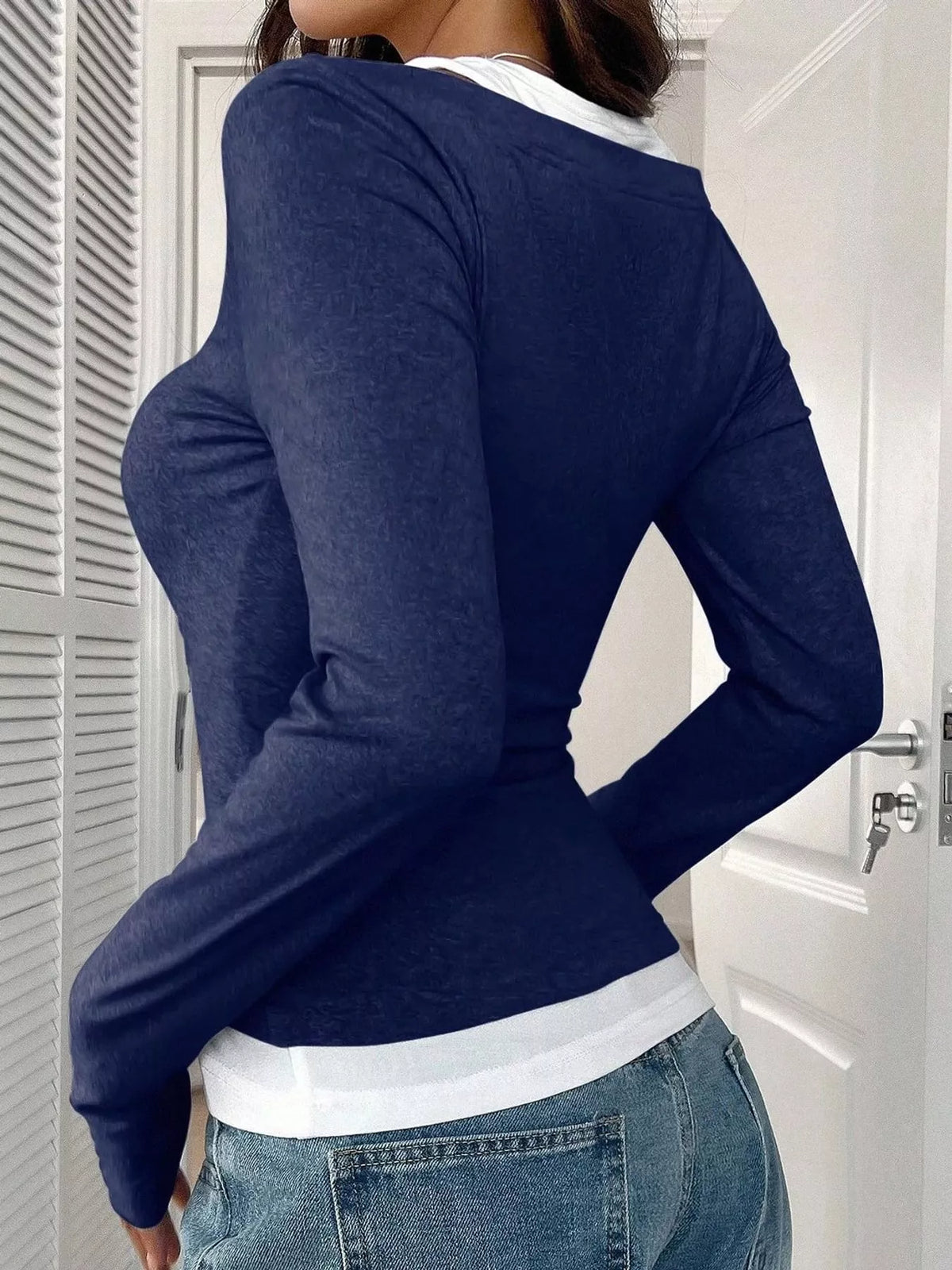 Long-sleeve T-shirt, back view