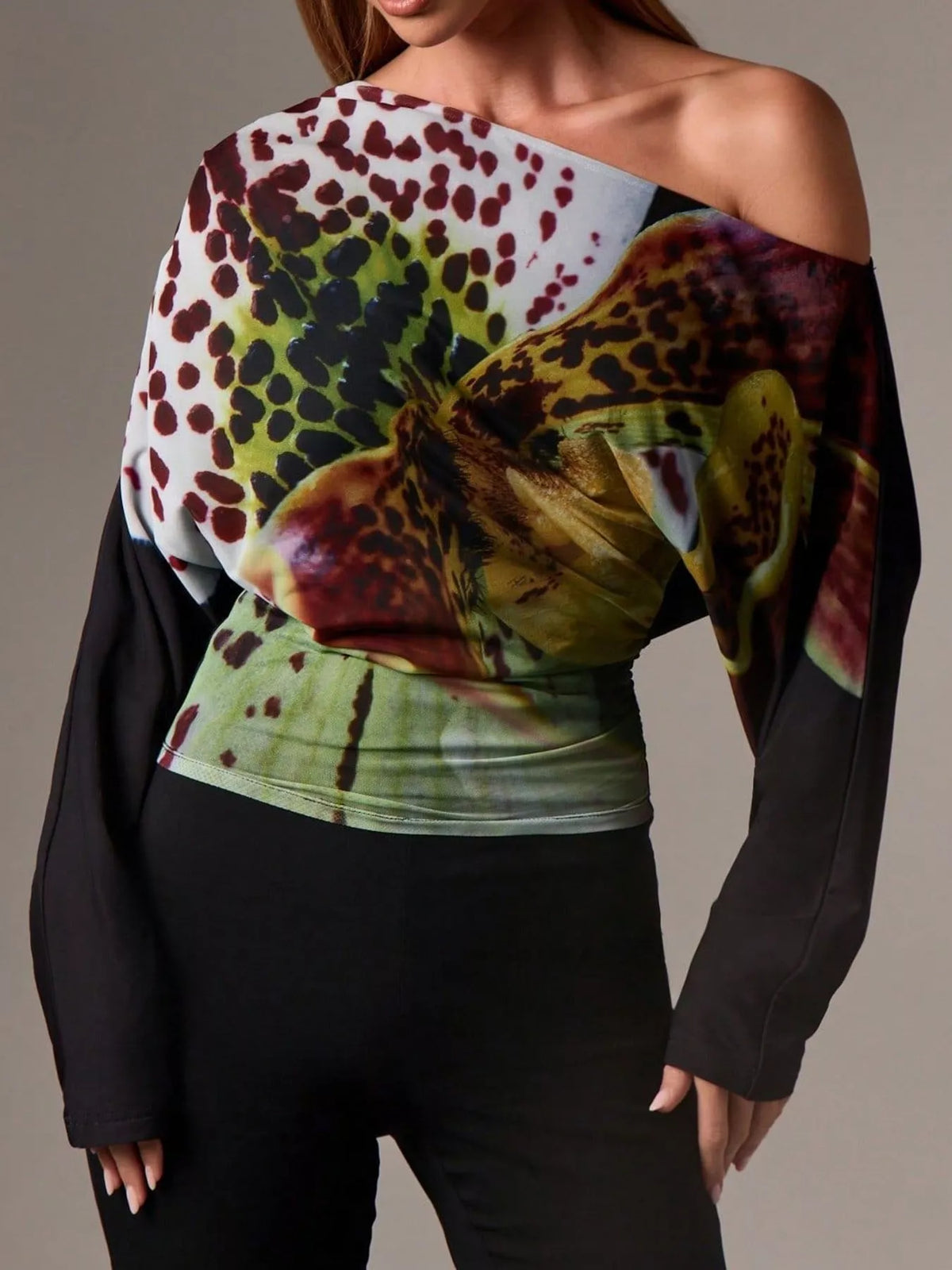 Off-Shoulder Abstract Floral Print Long Sleeve T-Shirt in black