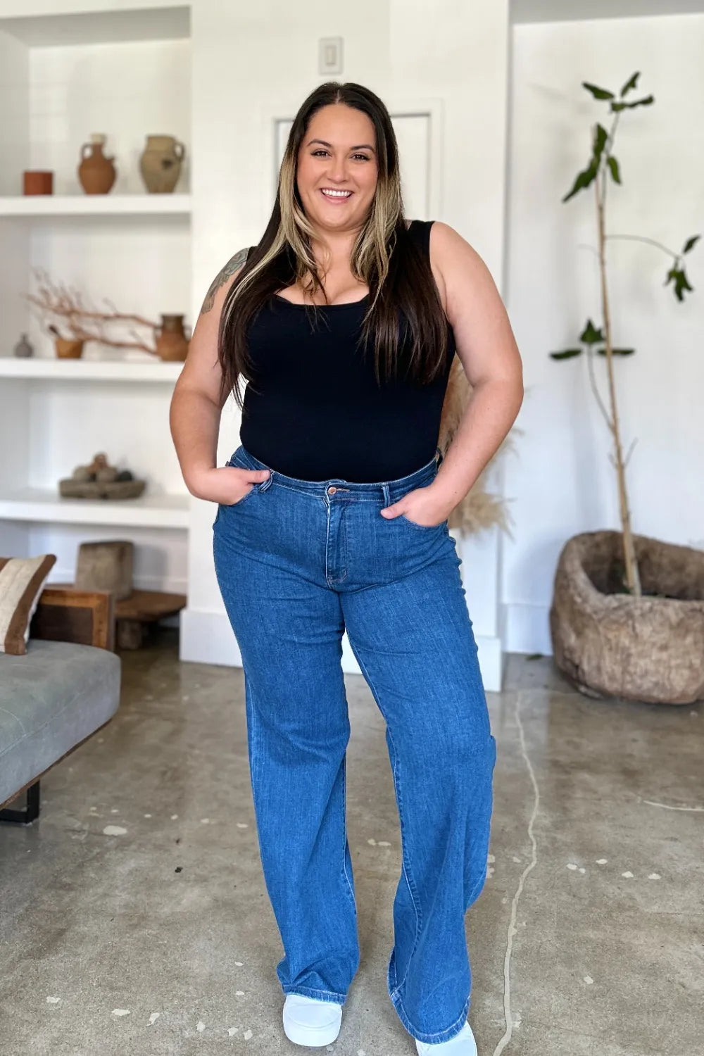 Women's high-rise straight-leg denim jeans - product view 5