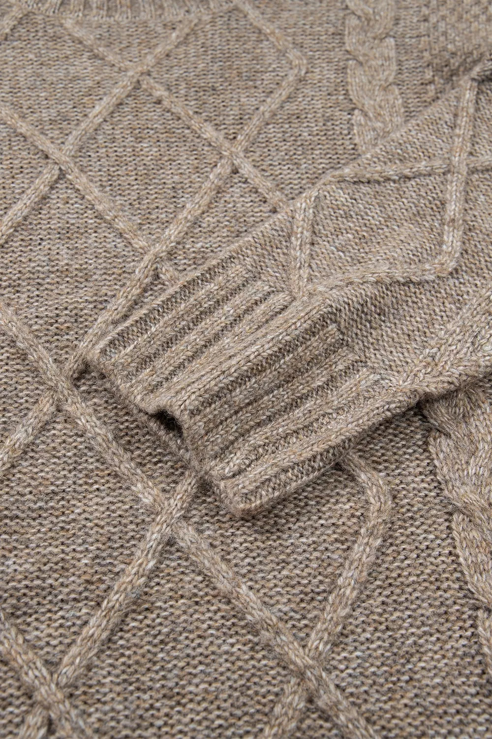 Cable-knit sweater, ribbed cuff detail