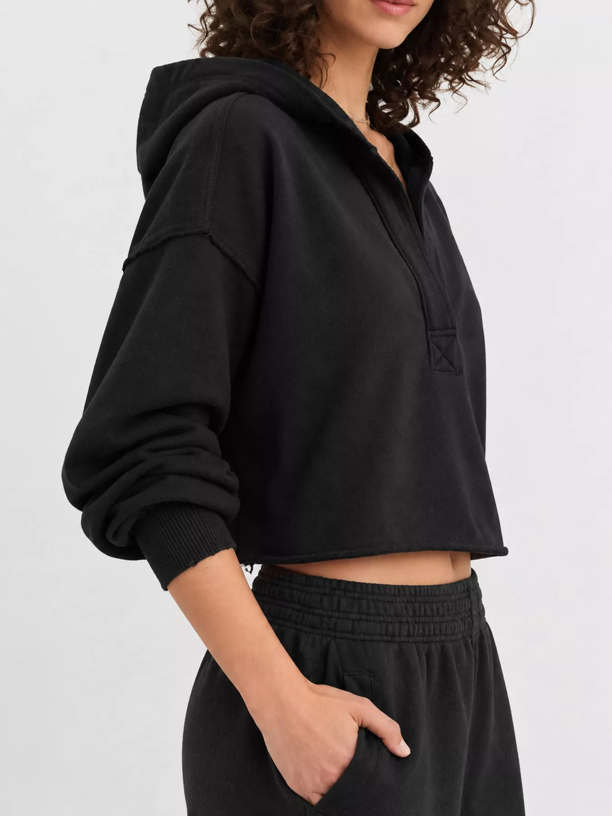 Cropped hoodie, black side