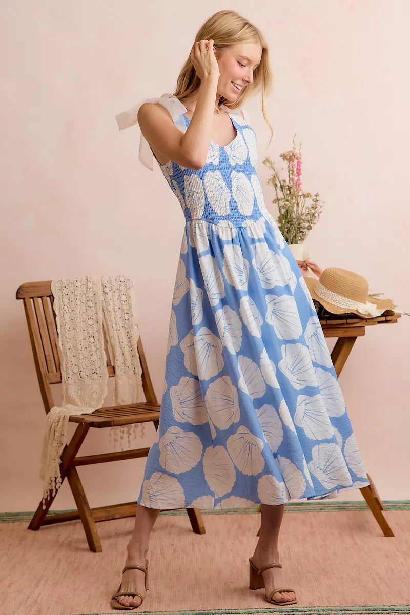 Women's apparel – product view 11