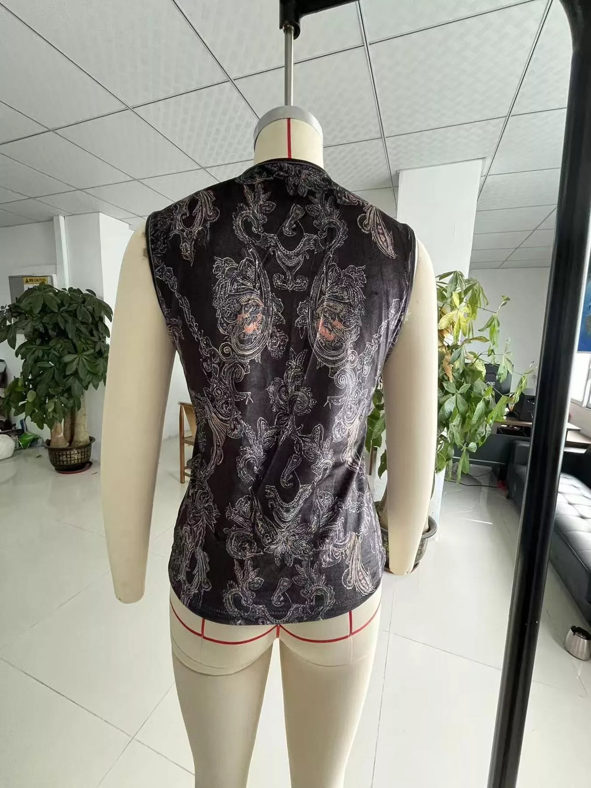 Black Paisley Print Ruffled Zip Front Tank mannequin back view