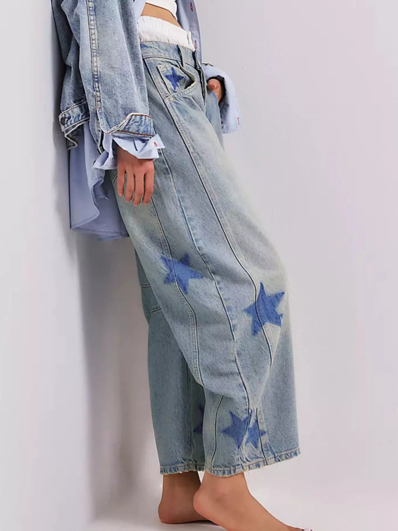 Women's mid-rise wide-leg jeans