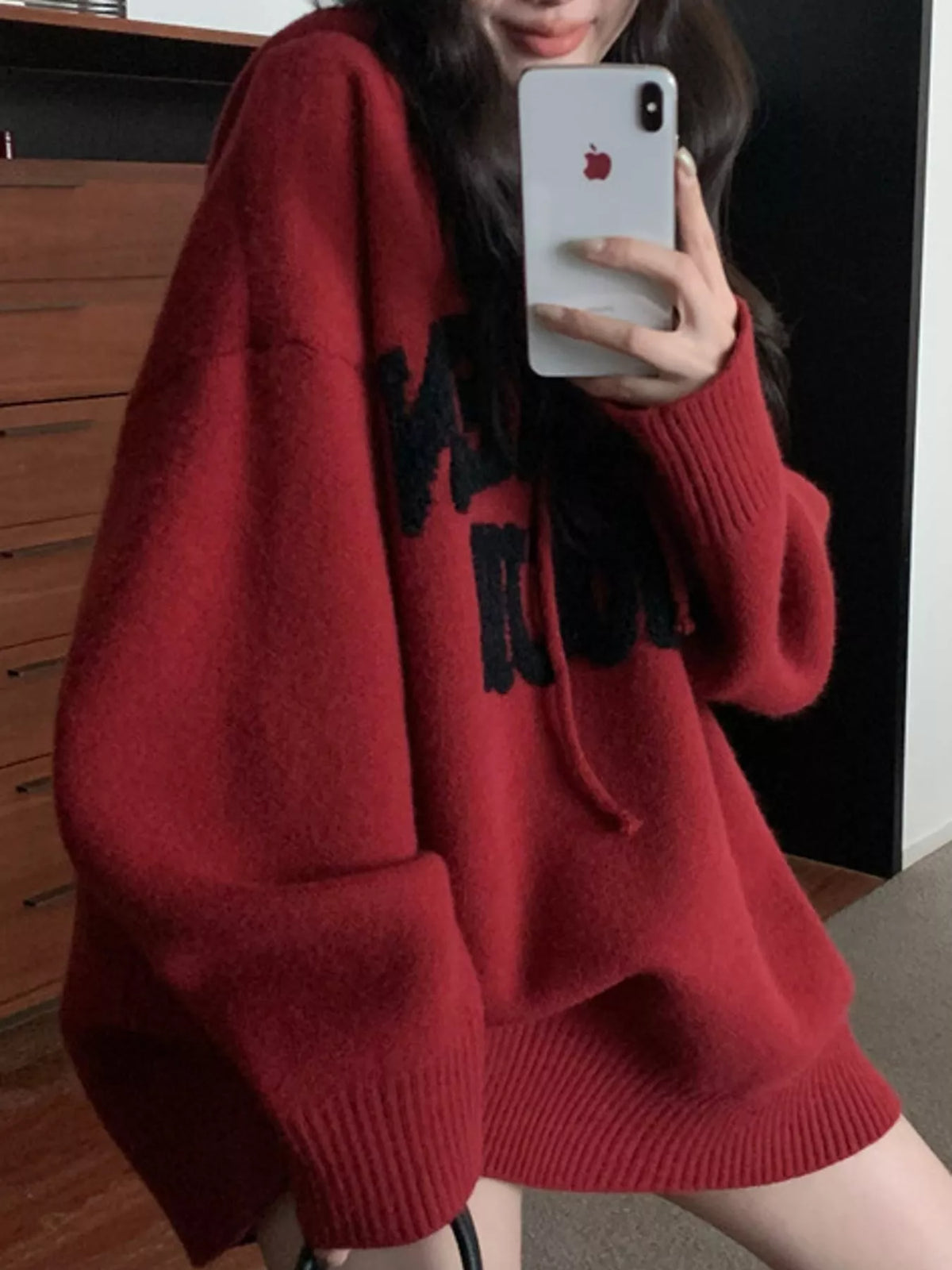 Graphic long-sleeve sweater, garment detail