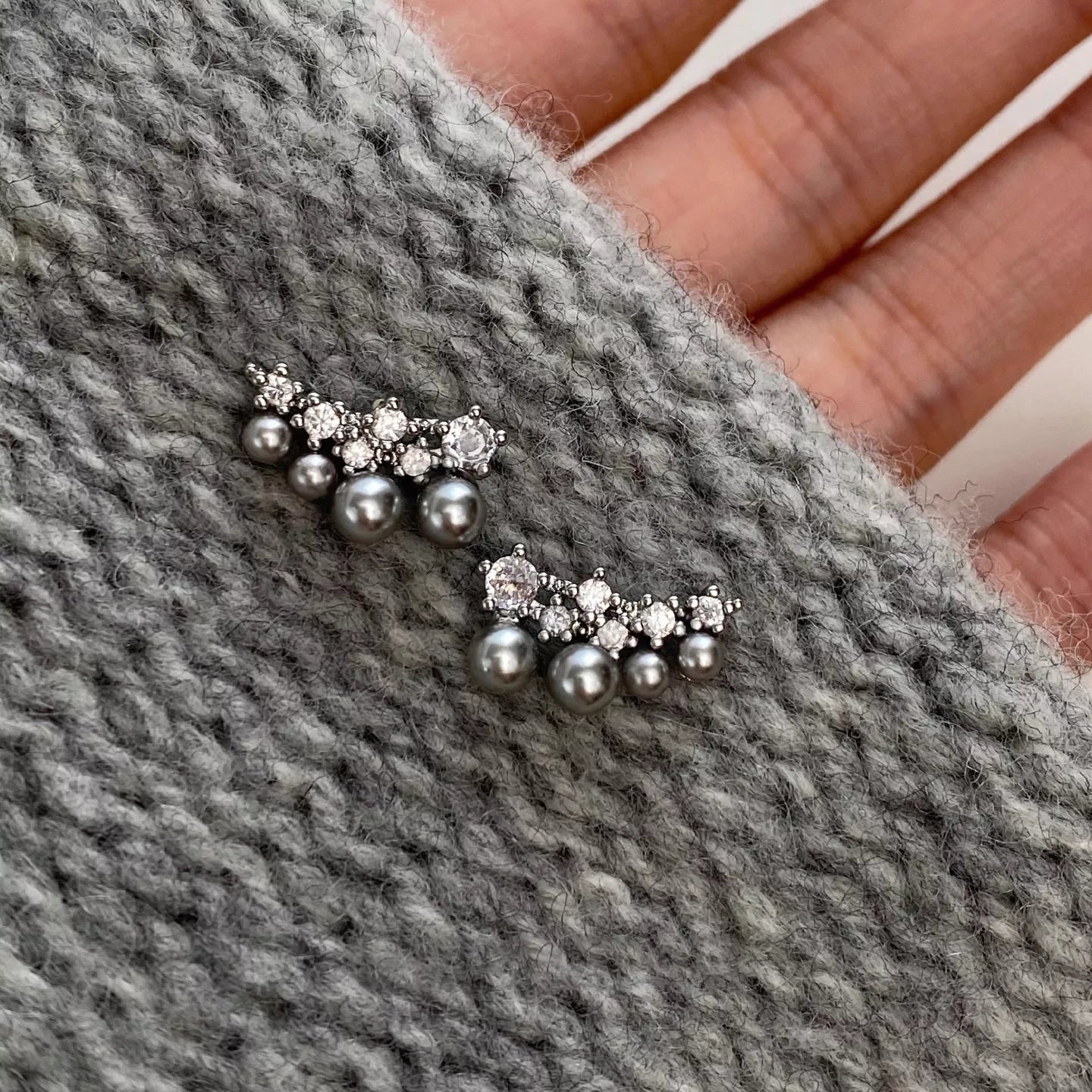 Trendsi Alloy Pearl Cluster Earrings -