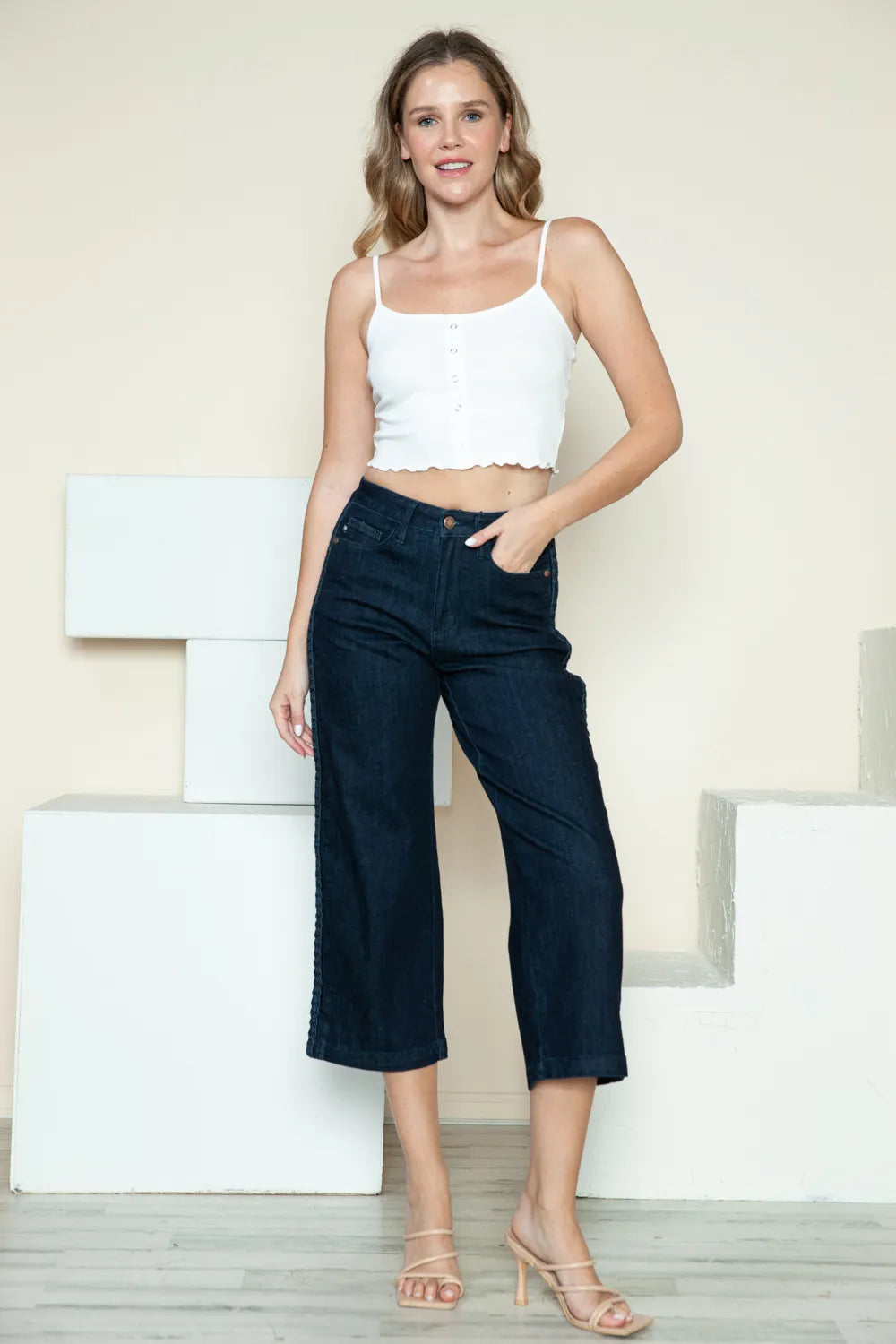 Women's jeans – product view 9