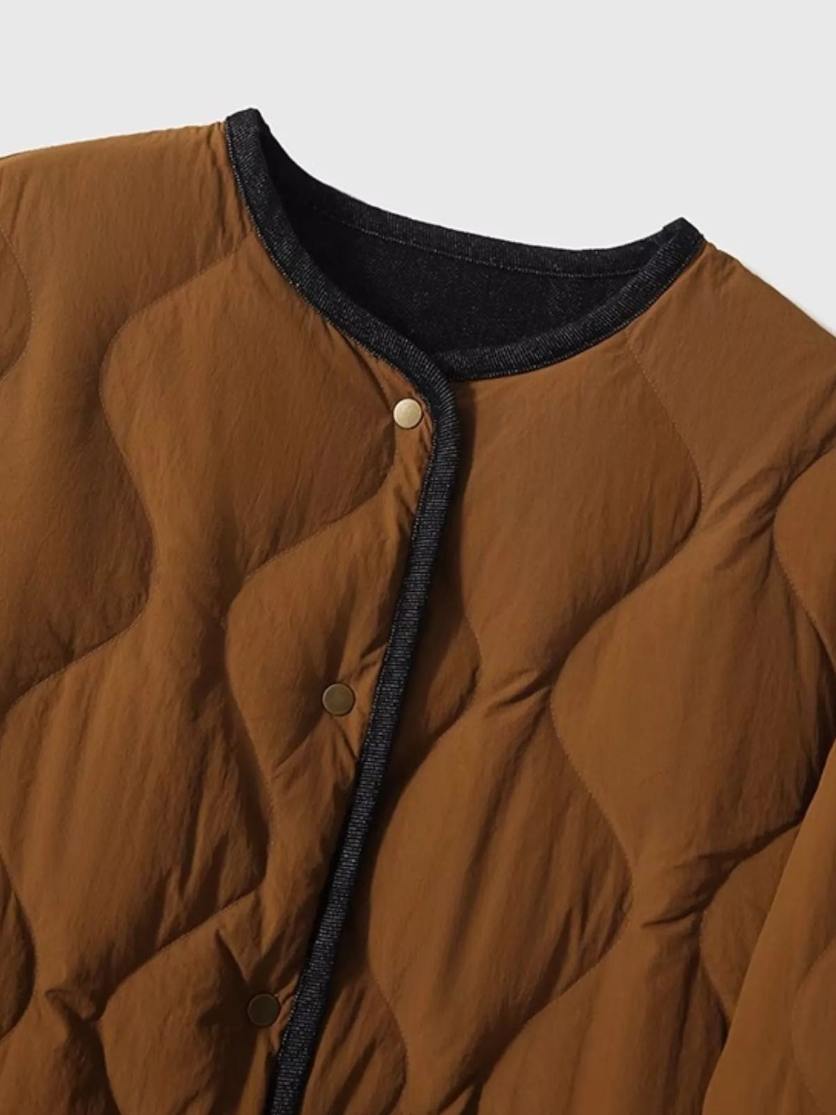Reversible Diamond-Quilted Cropped Down Jacket, neckline detail