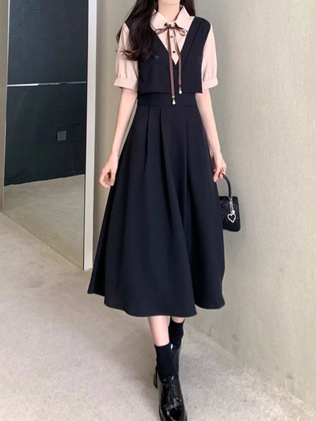 Women's Contrast Short Sleeve Pleated Midi Dress in black — front view