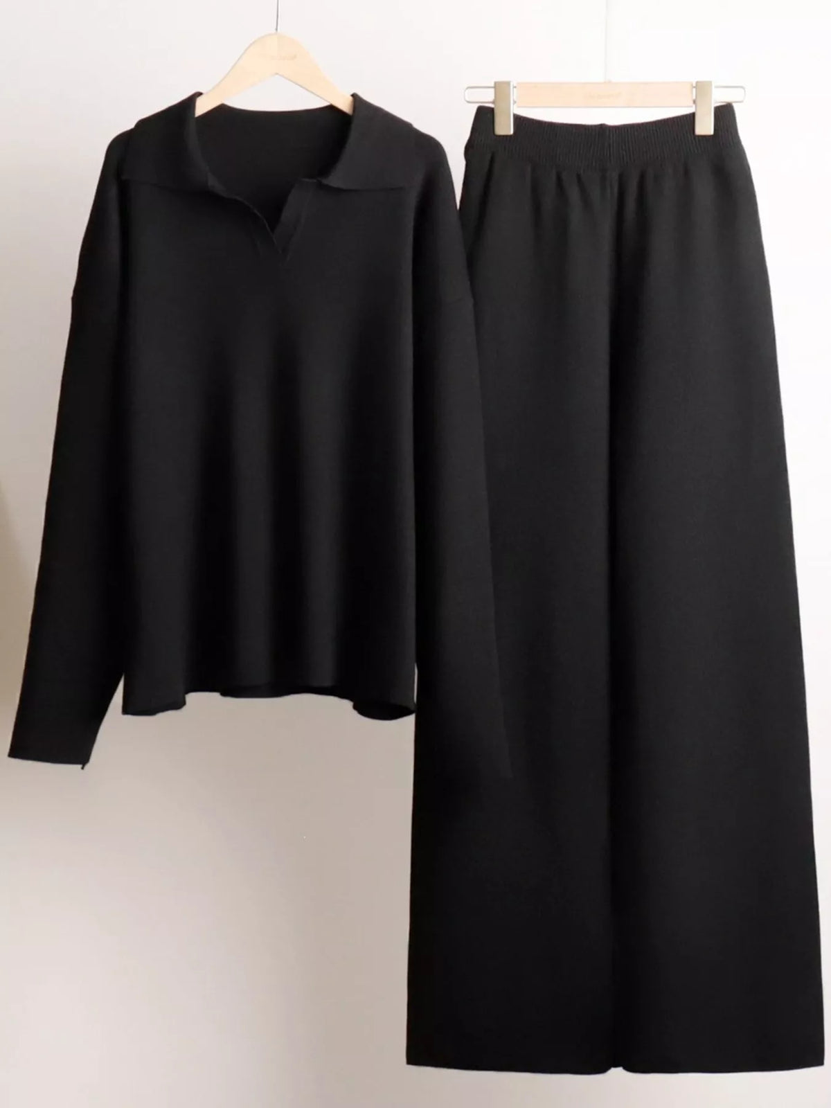 Polo top and pants set, black hanging set