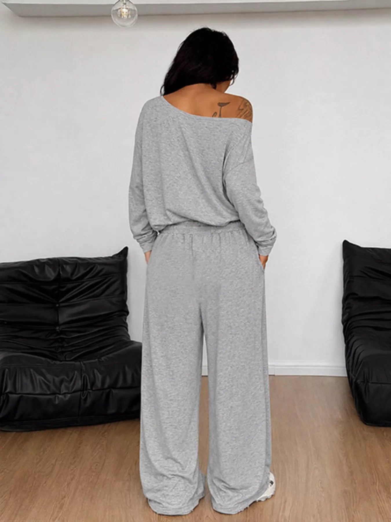Women's clothing set – product view 3
