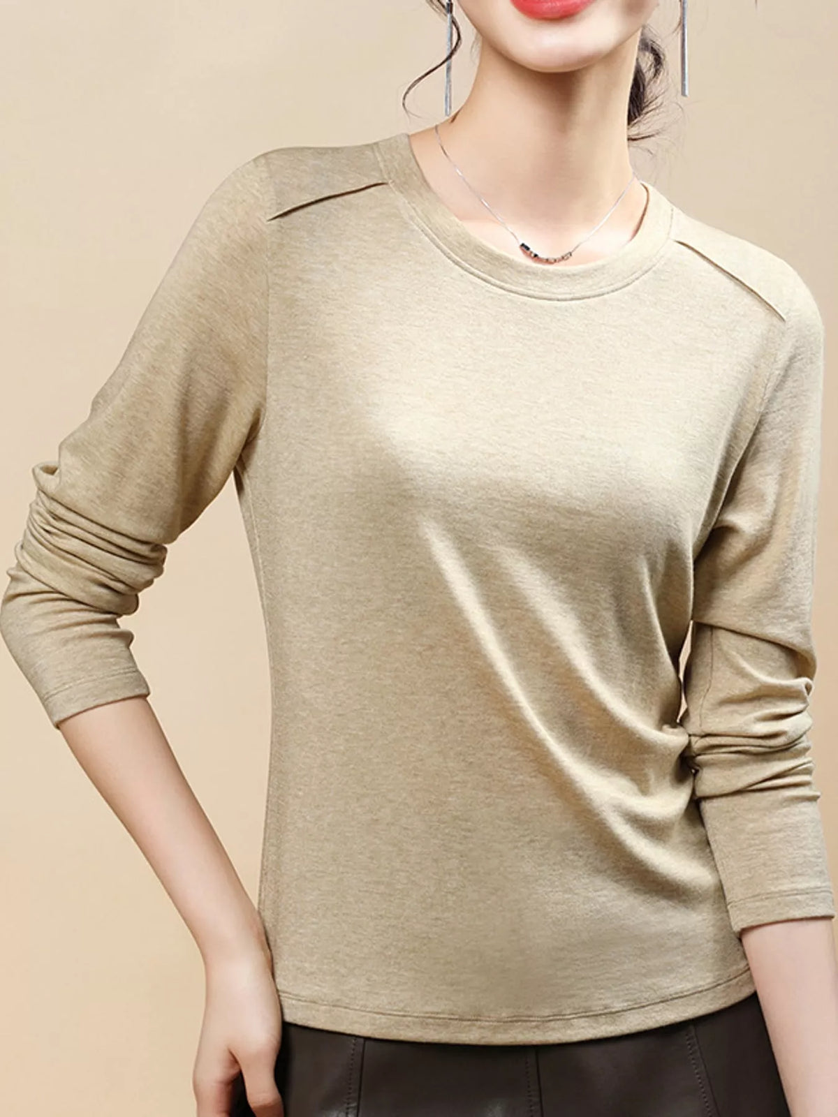 Oatmeal solid long-sleeve crew neck t-shirt