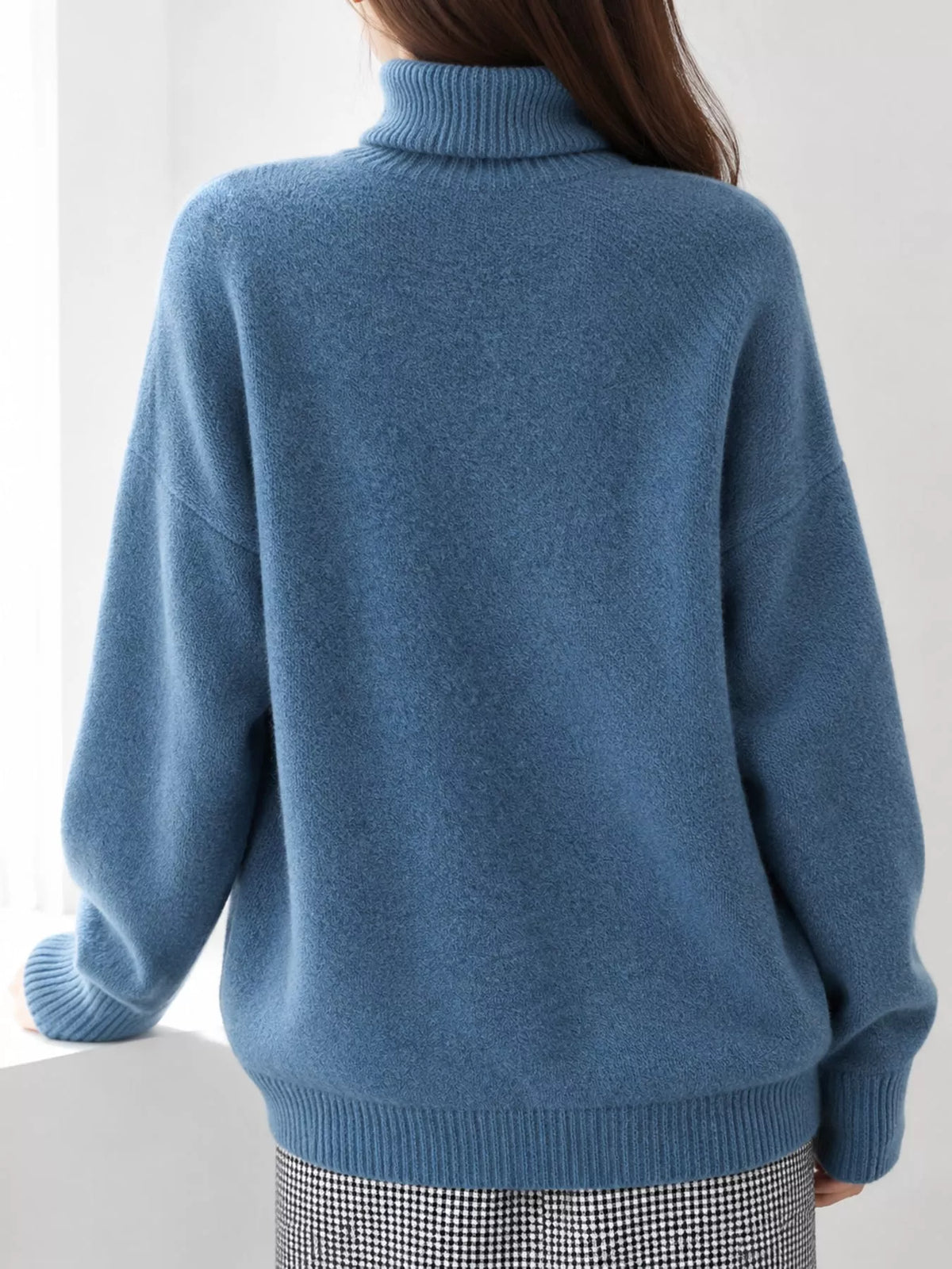 Turtleneck sweater, blue back