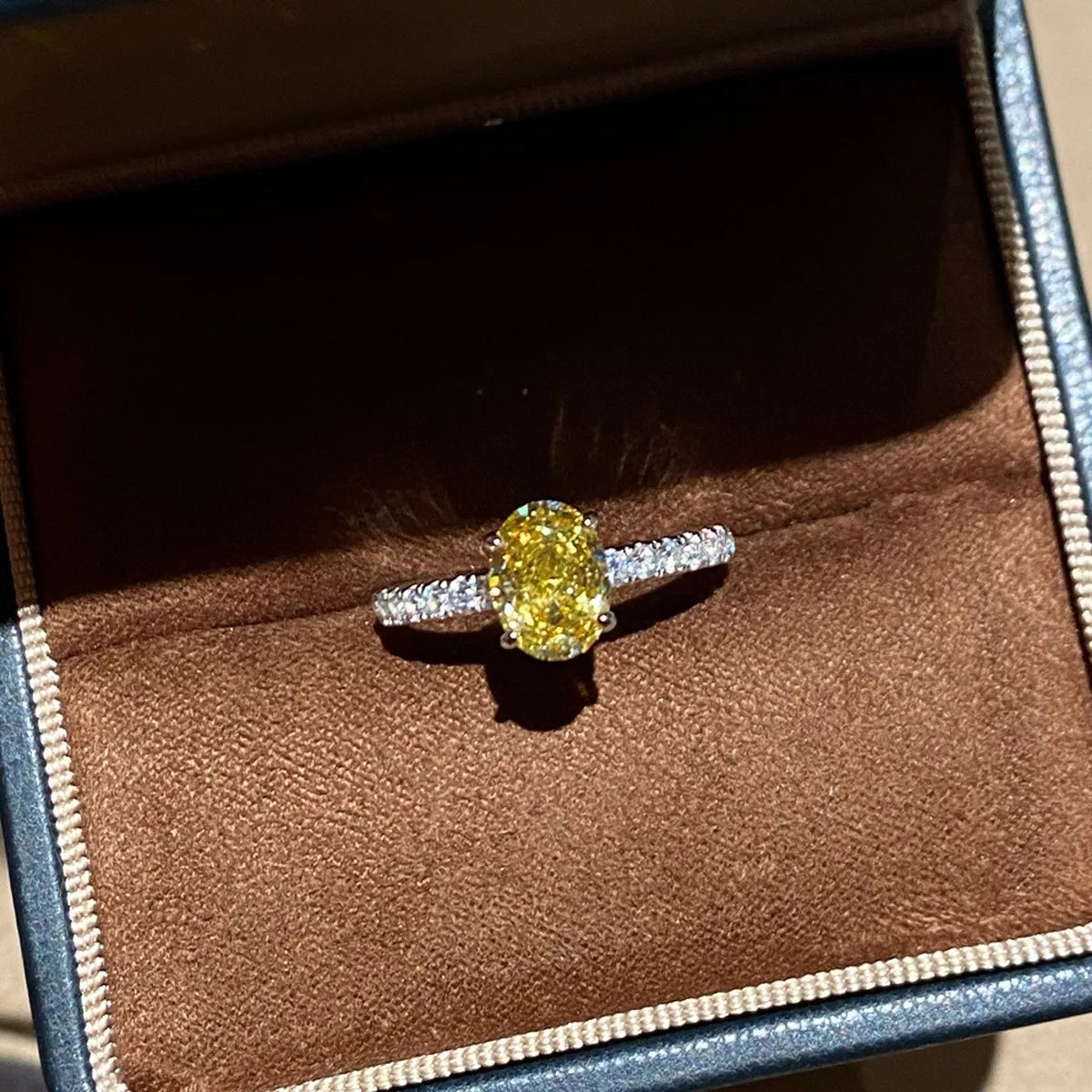 Trendsi Copper Zircon Oval Ring -