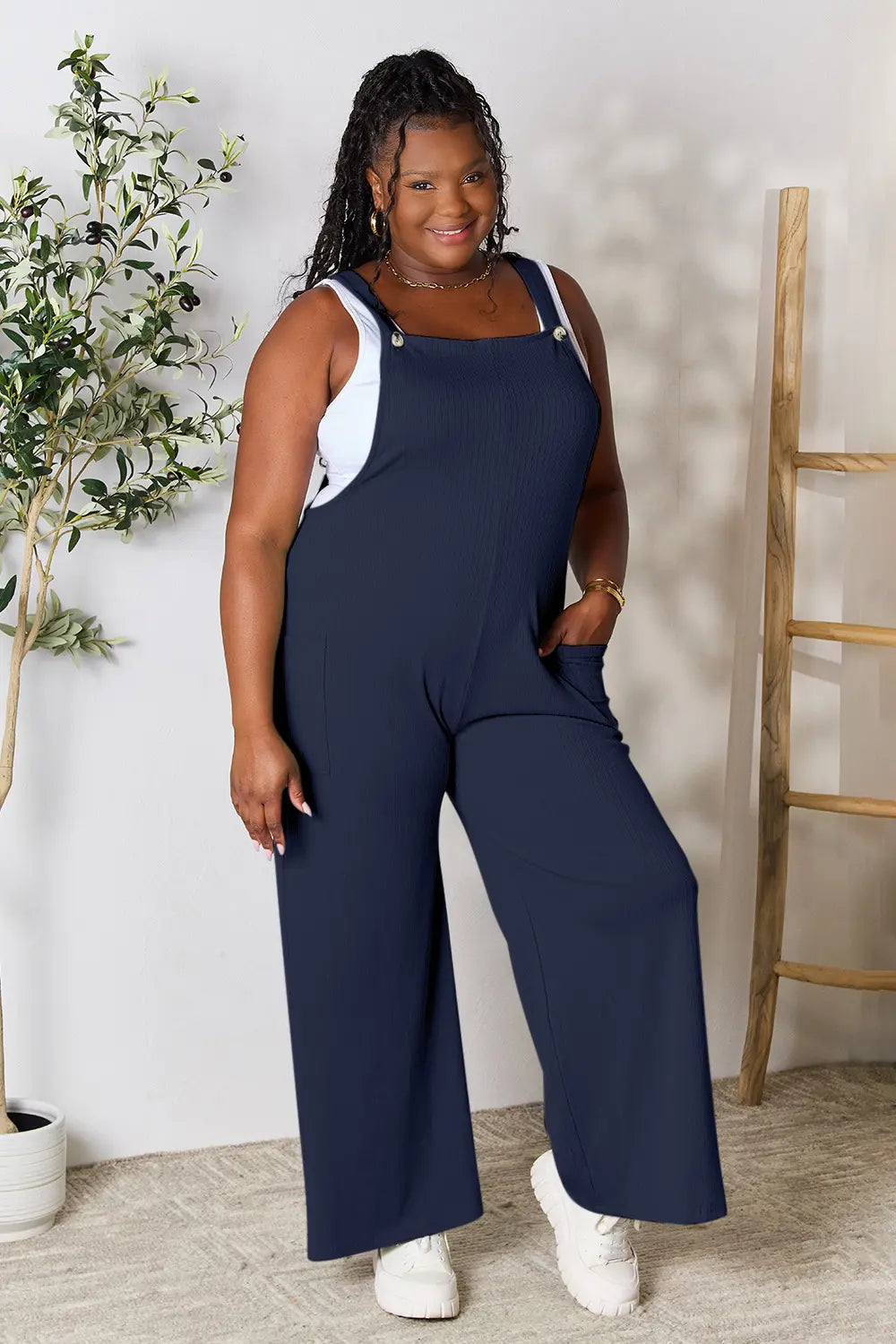 Women's apparel – product view 18