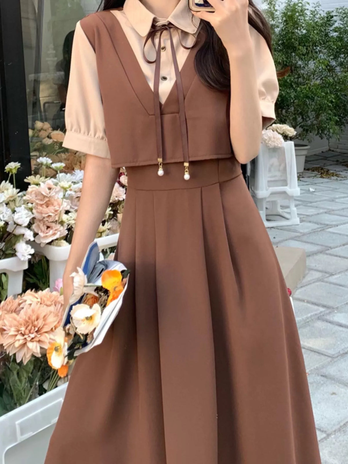 Women's Contrast Short Sleeve Pleated Midi Dress in brown — bodice detail view