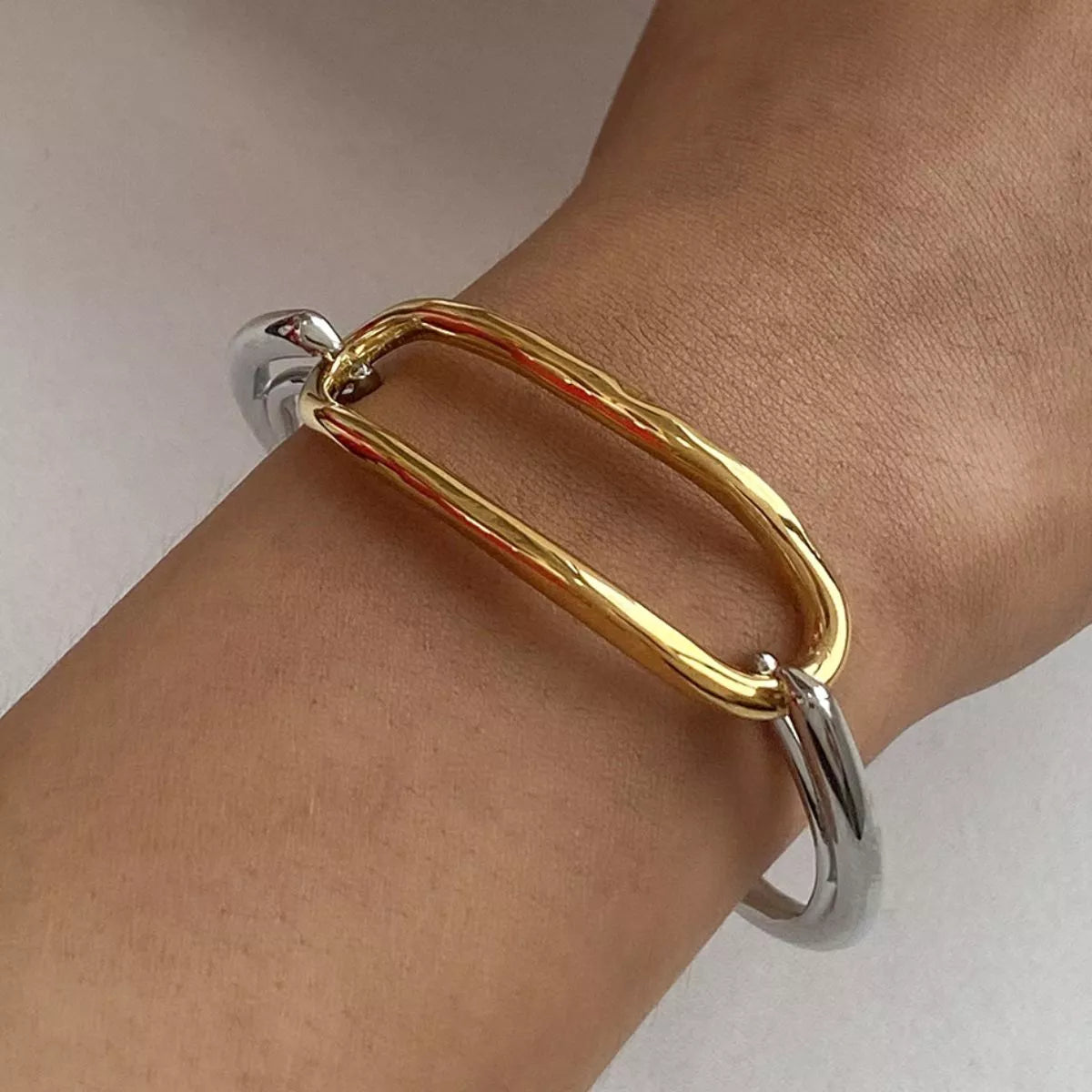 Trendsi Two-Tone Geometric Link Bracelet -