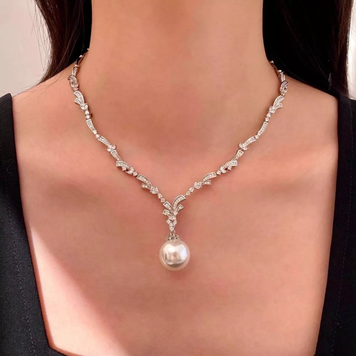 Women's Zircon Synthetic Pearl Pendant Necklace Alloy Chain