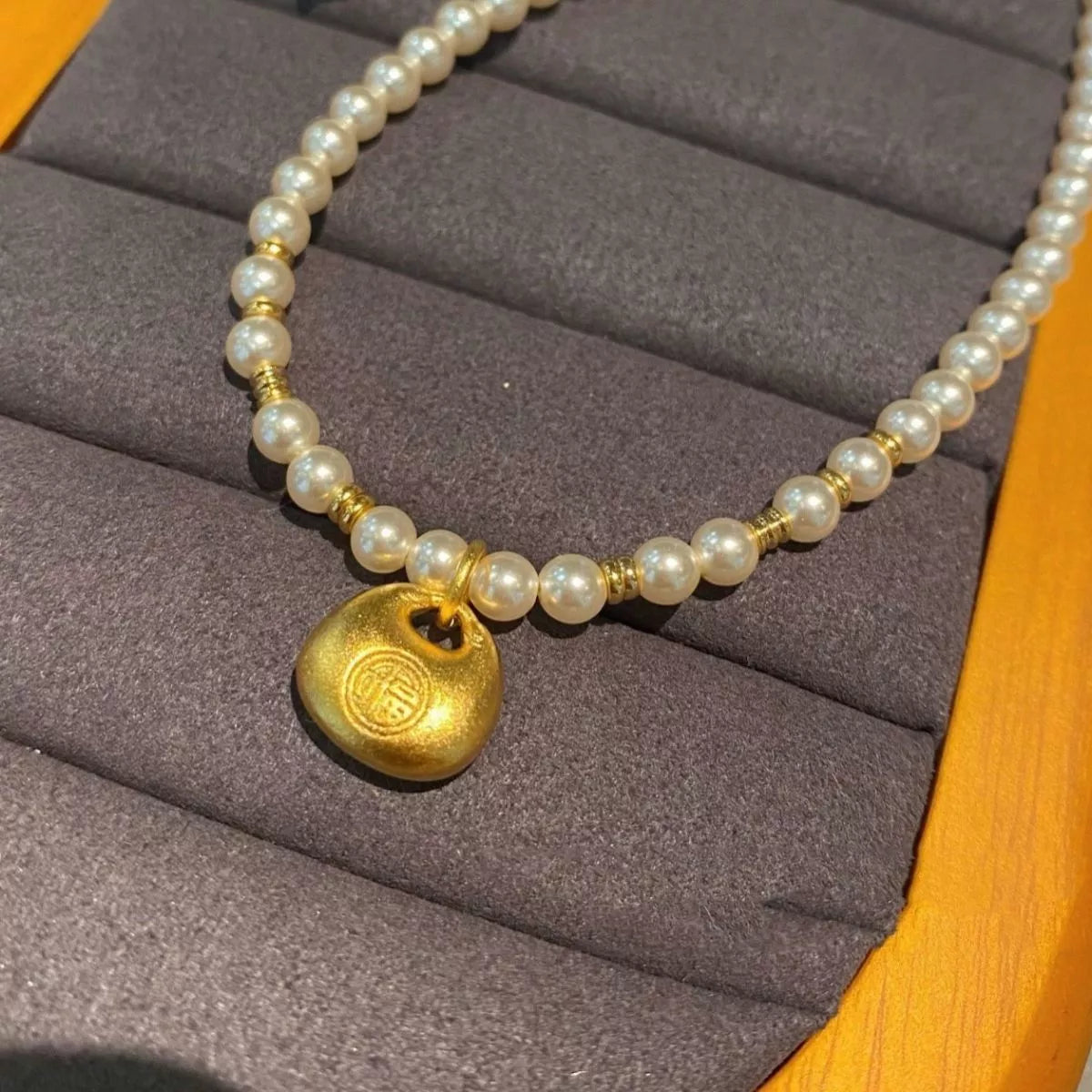 Trendsi Pearl Necklace with Golden Pendant -