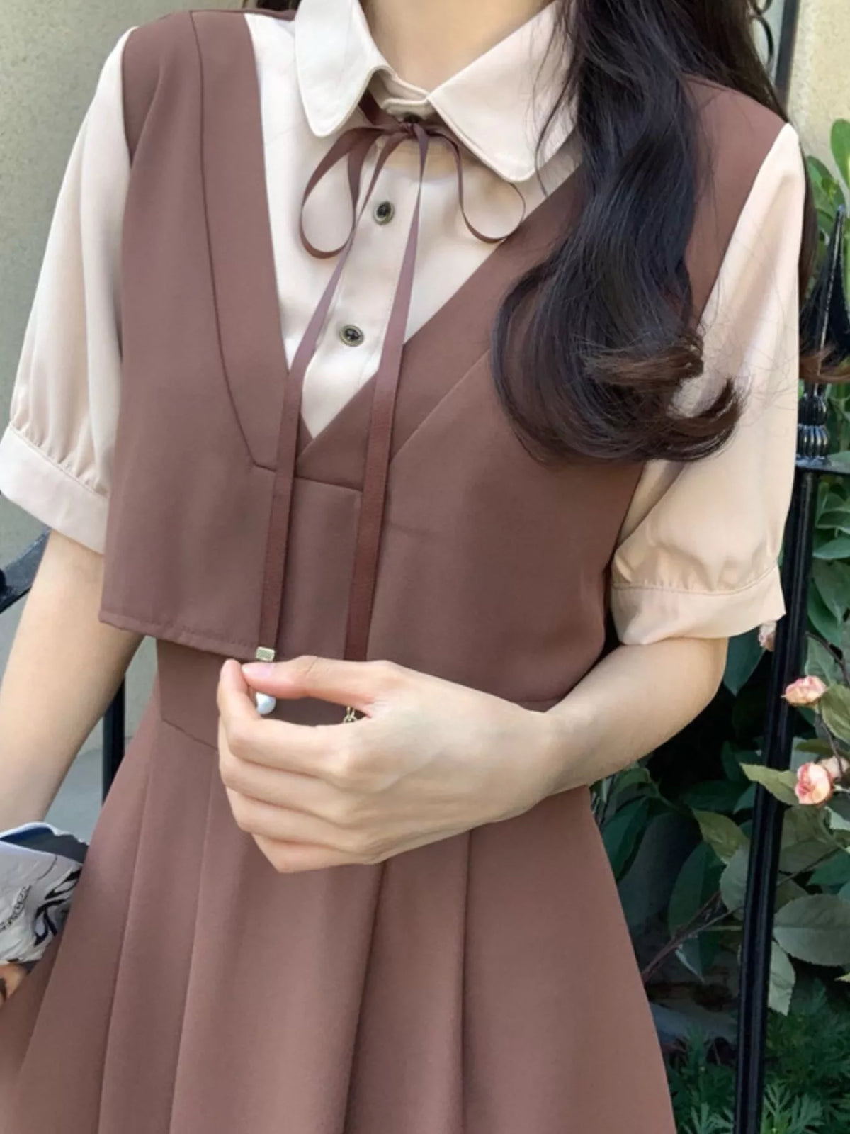 Women's Contrast Short Sleeve Pleated Midi Dress in brown — bodice detail view