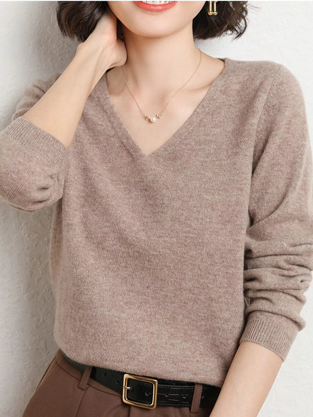 Elegant Camel v-neck long sleeve knit top