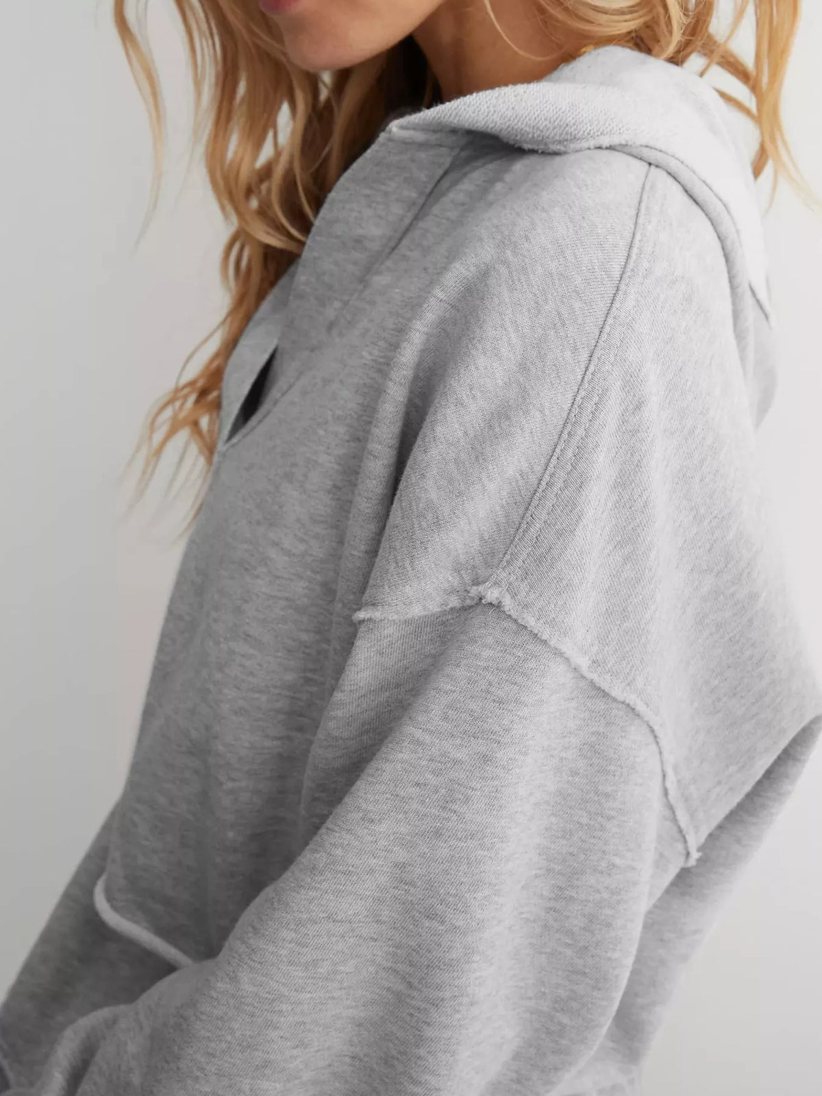 Cropped hoodie, light gray side