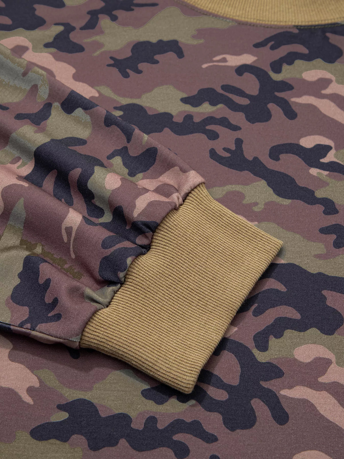 Camouflage sweatshirt, cuff detail