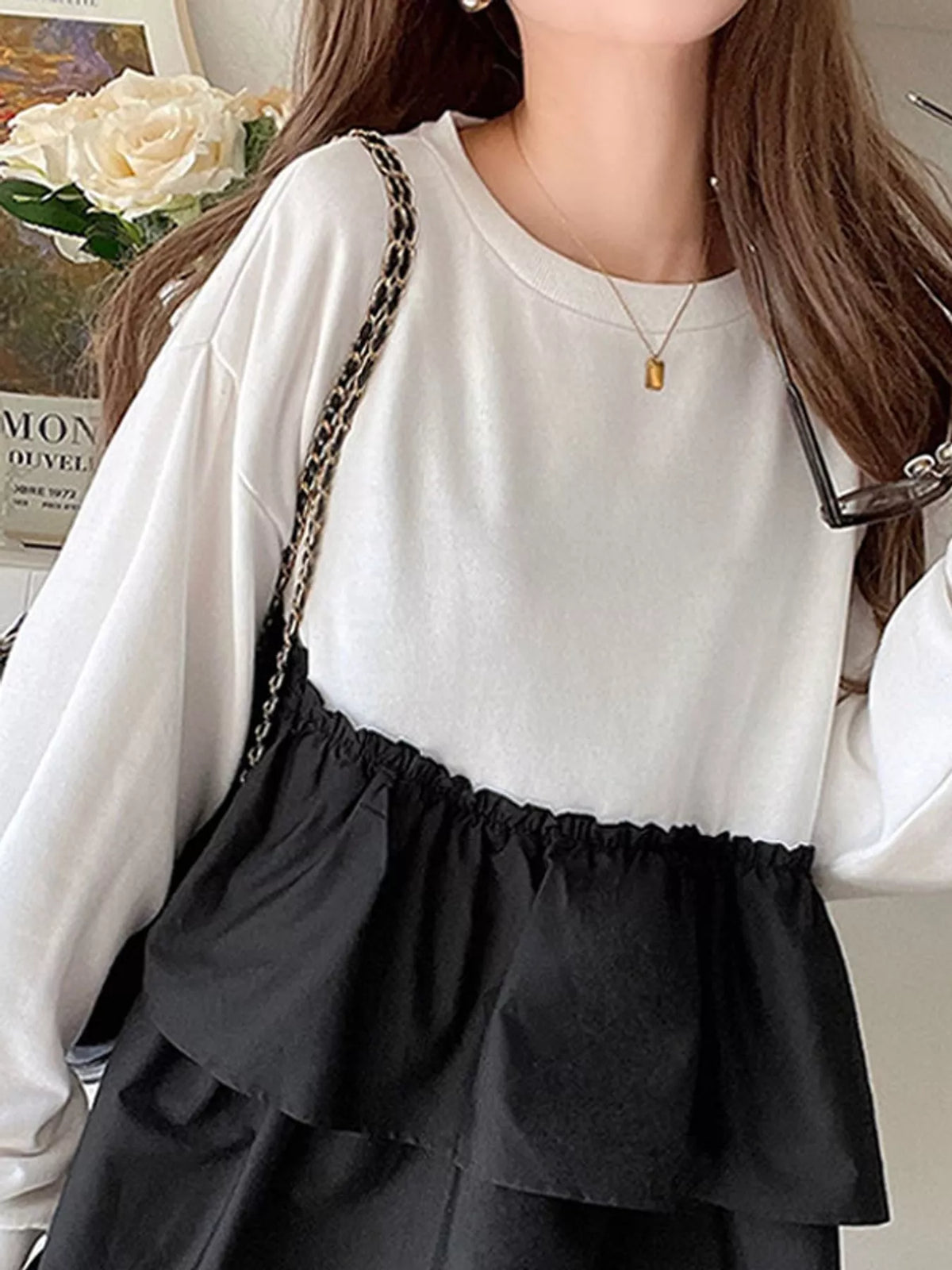 White color-block ruffled hem top