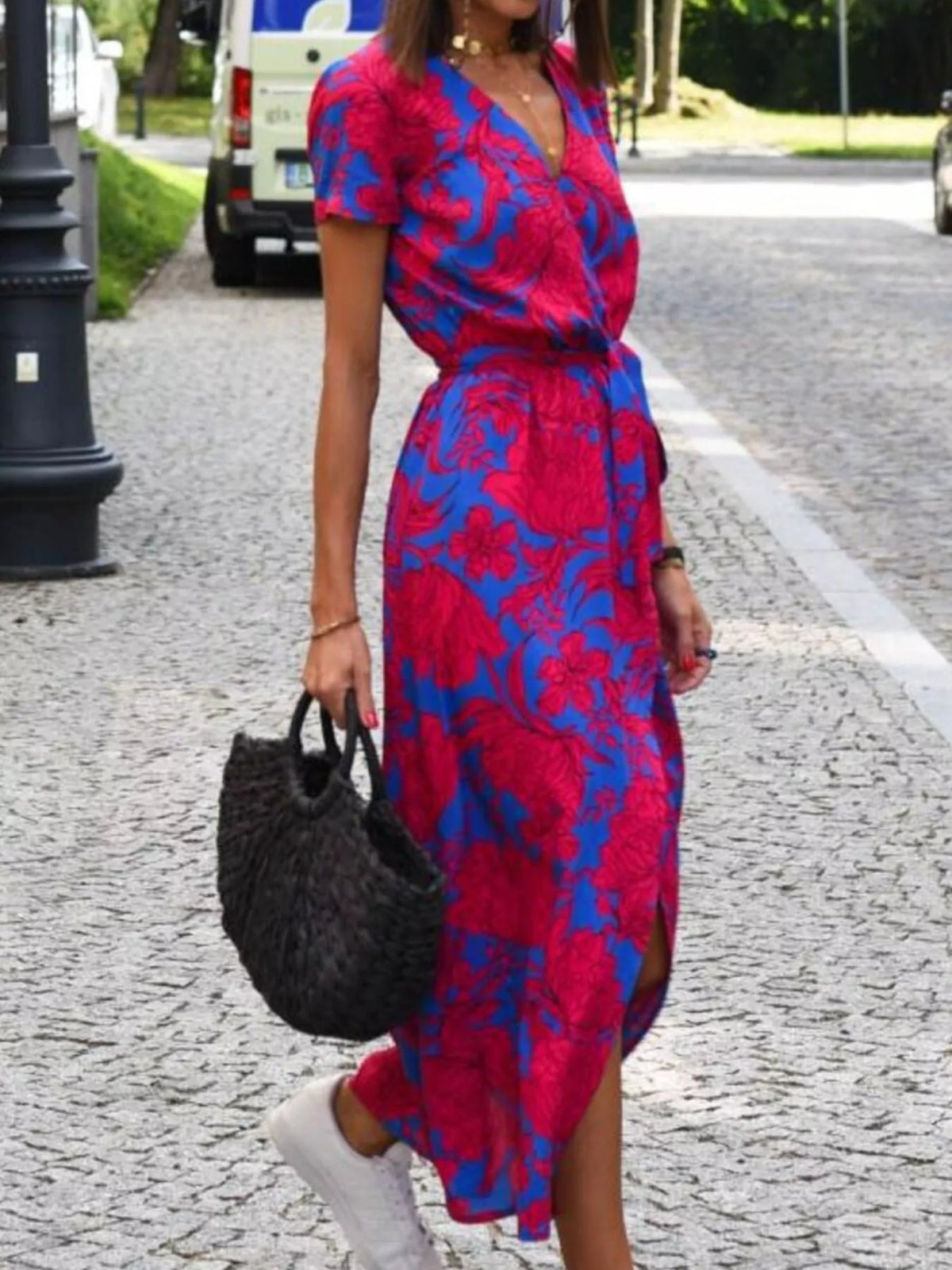 Floral-print short sleeve slit dress