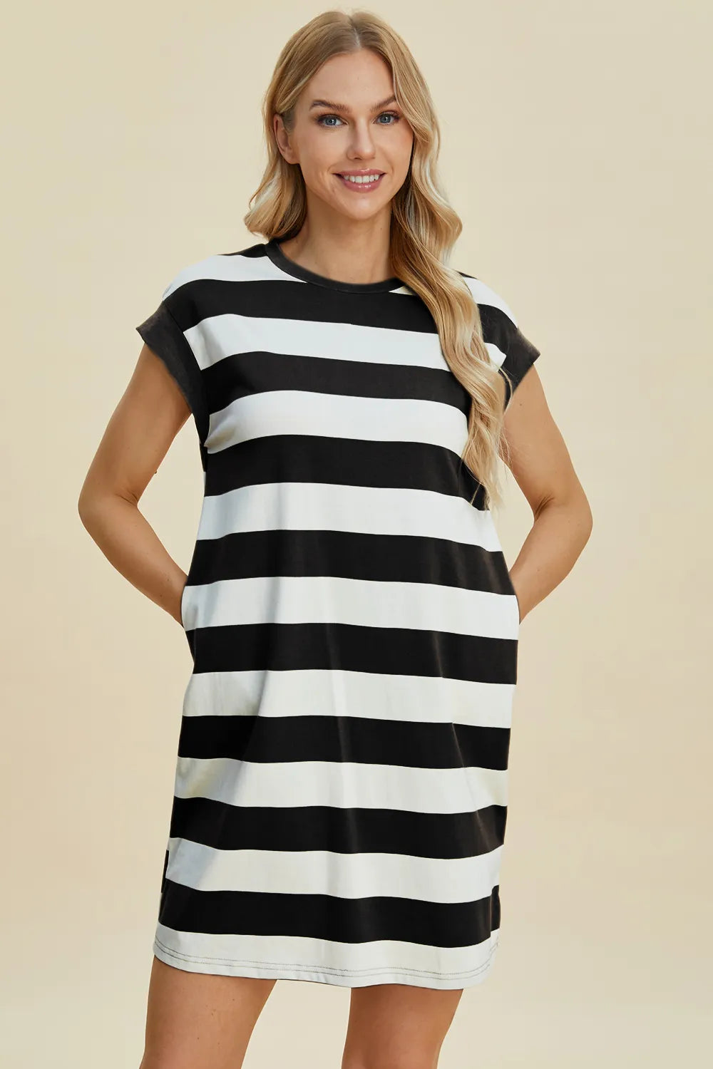 Women's apparel – product view 4