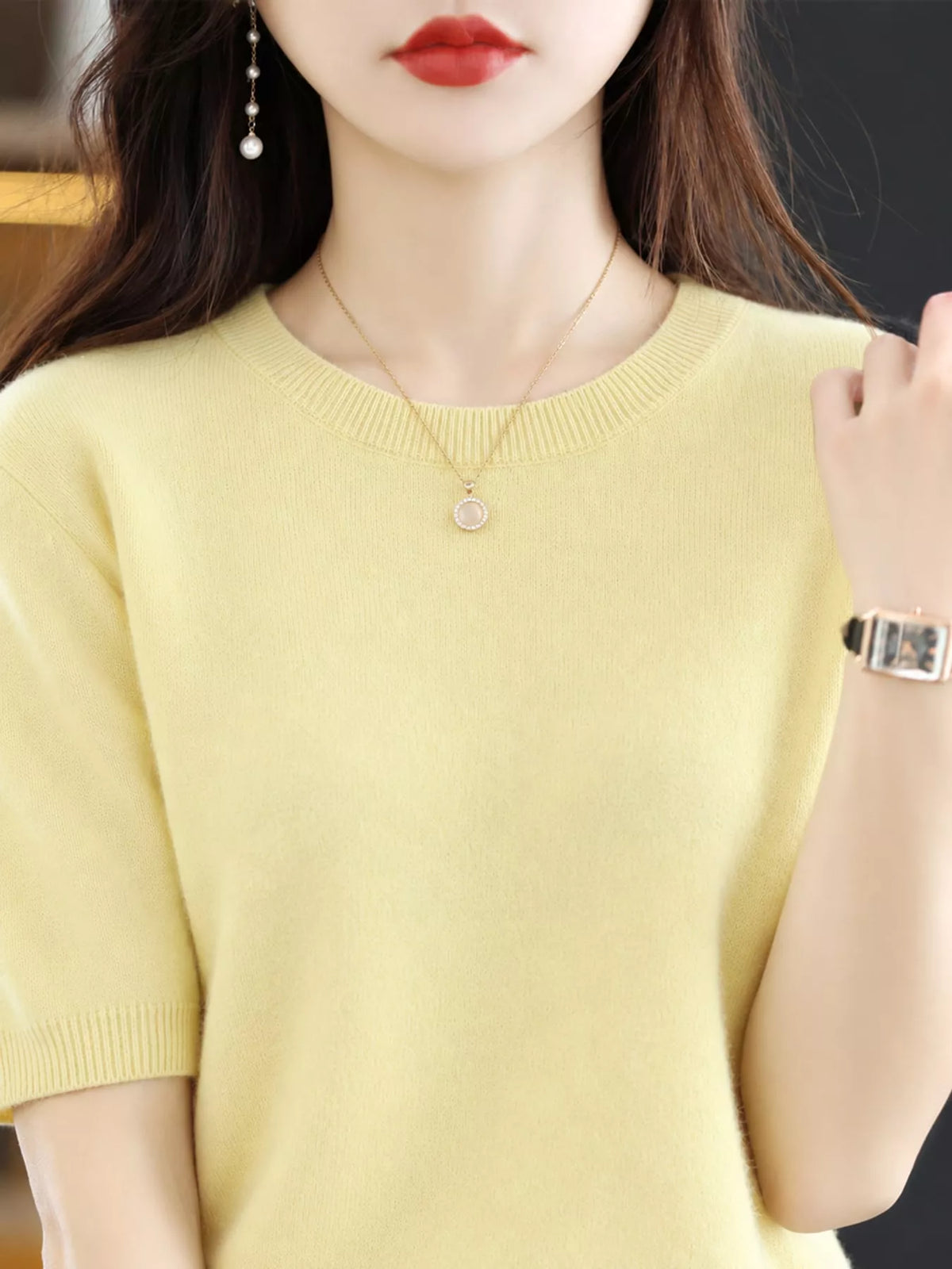 Yellow round neck short-sleeve sweater