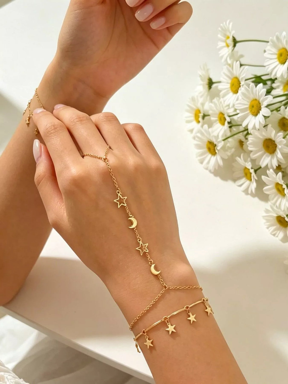 Gold star and moon hand-chain bracelet