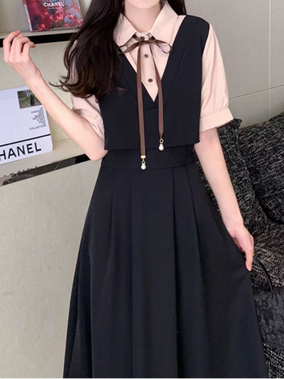 Women's Contrast Short Sleeve Pleated Midi Dress in black — bodice detail view