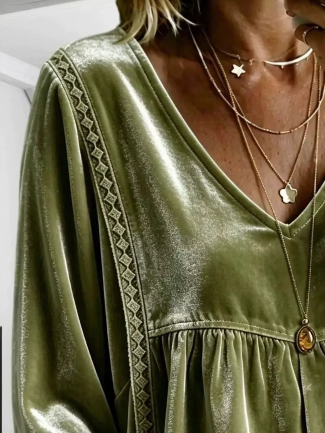 Trendsi Full Size Velvet Lace Detail V-Neck Blouse Plus Size -