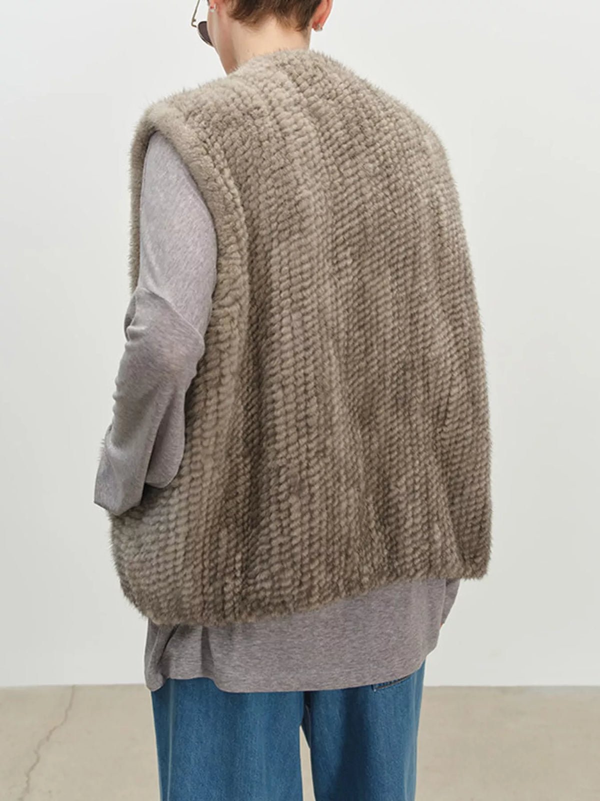 vest, back view